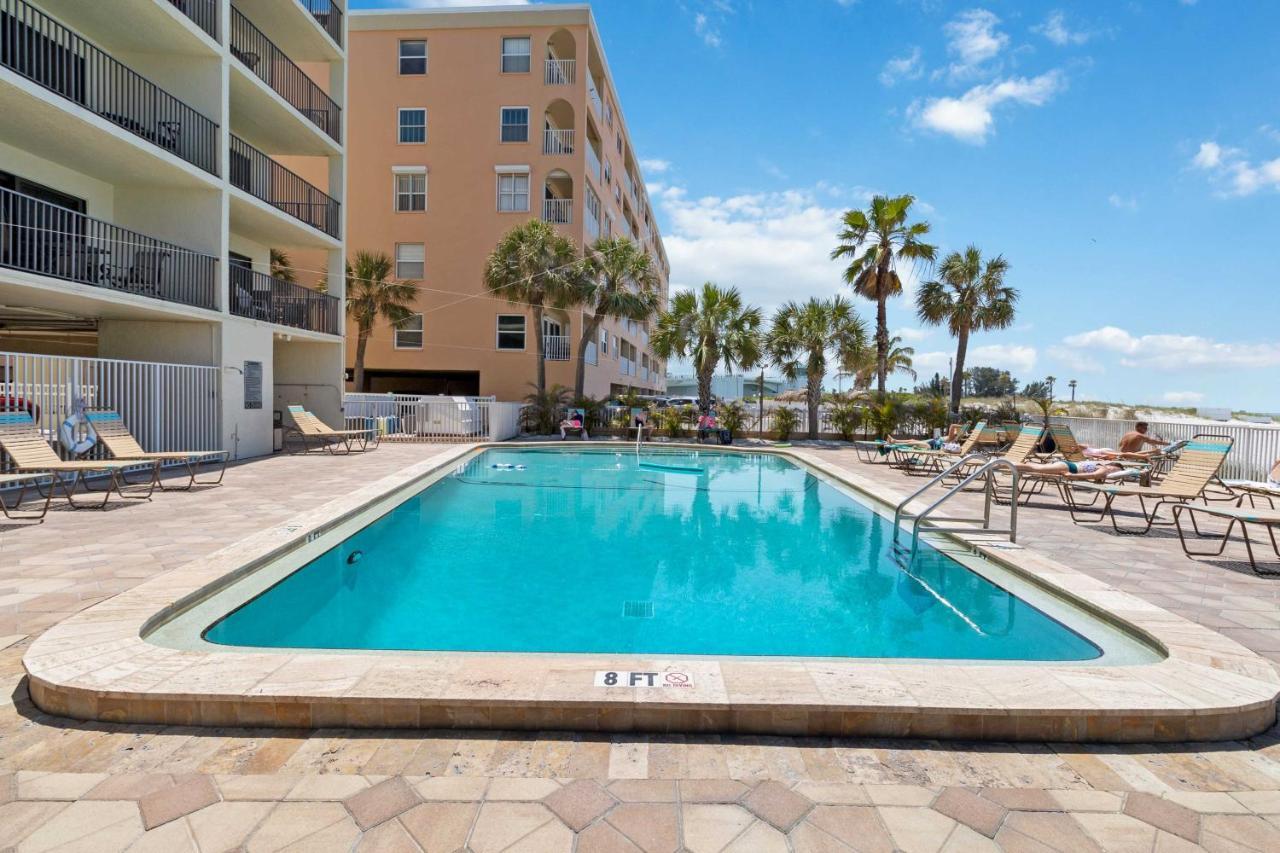 201 Sandy Shores Condos St. Pete Beach Exterior foto
